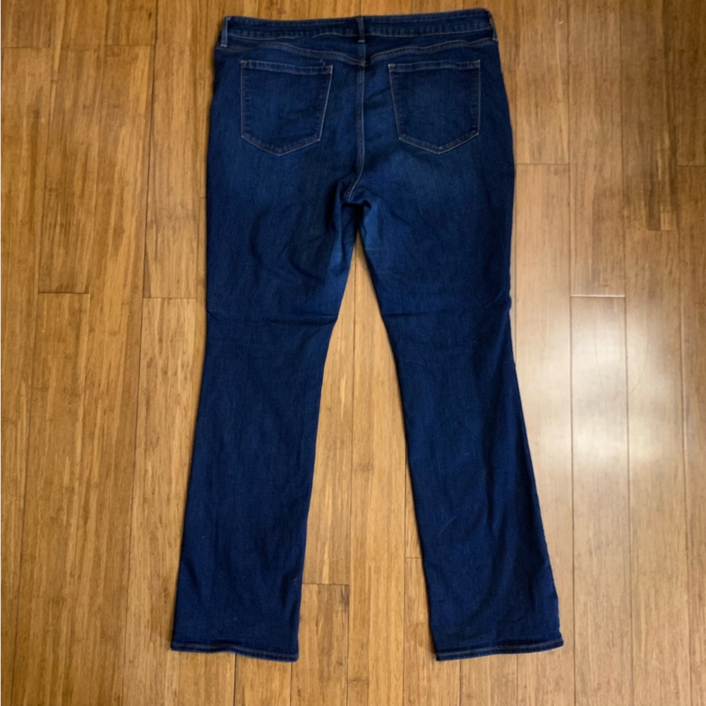 Old Navy Mid-Rise Kicker Boot-Cut Jeans - Long Fit - Picture 4 of 6